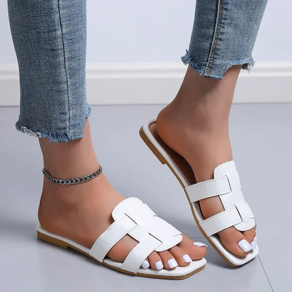 Moderne romerske flate sandaler