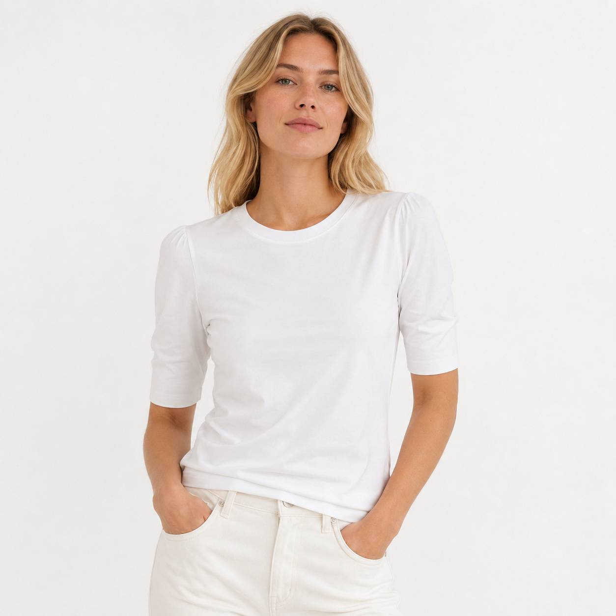 Strikket Silke T-skjorte til Dame – Lett Half Sleeve Sommertopp – Hvit