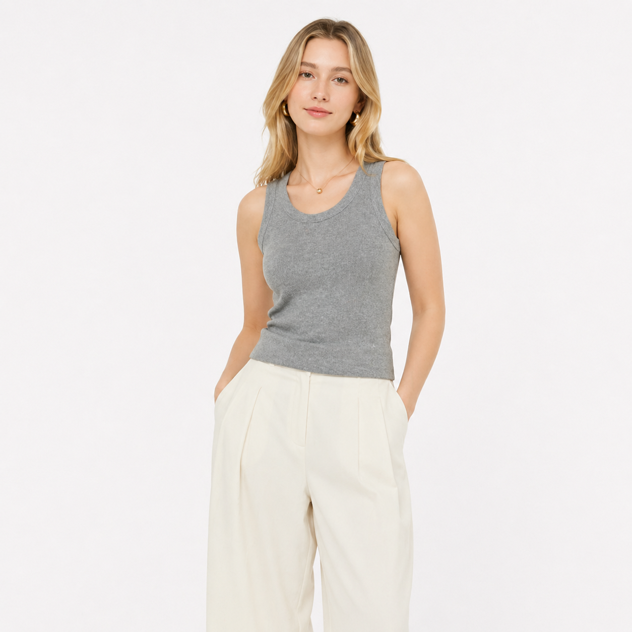 Hvit Strikket Singlet til Dame – Slim Fit &amp; Høy Stretch – Grå