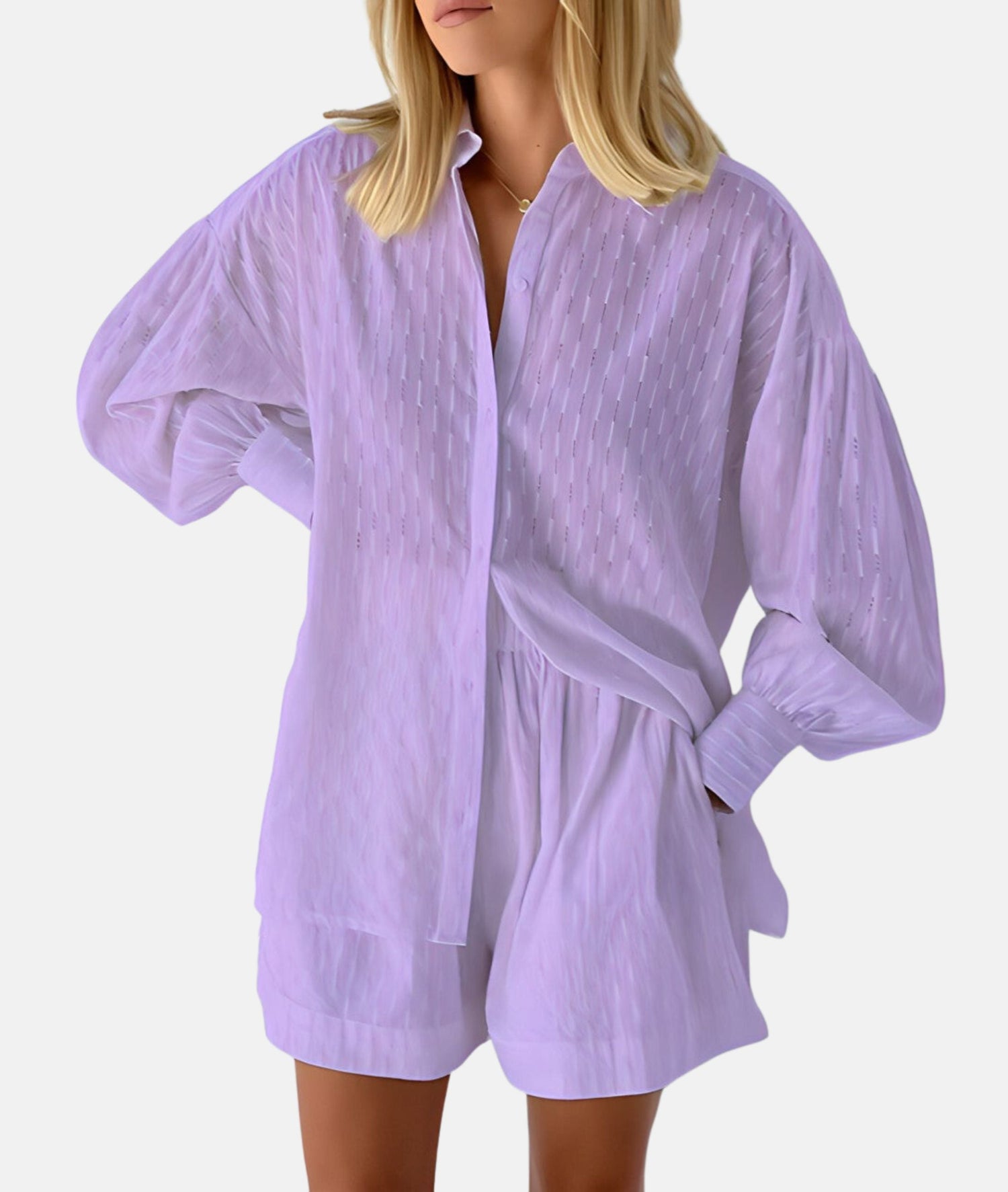 Elegant sett med skjorte og shorts i stoff