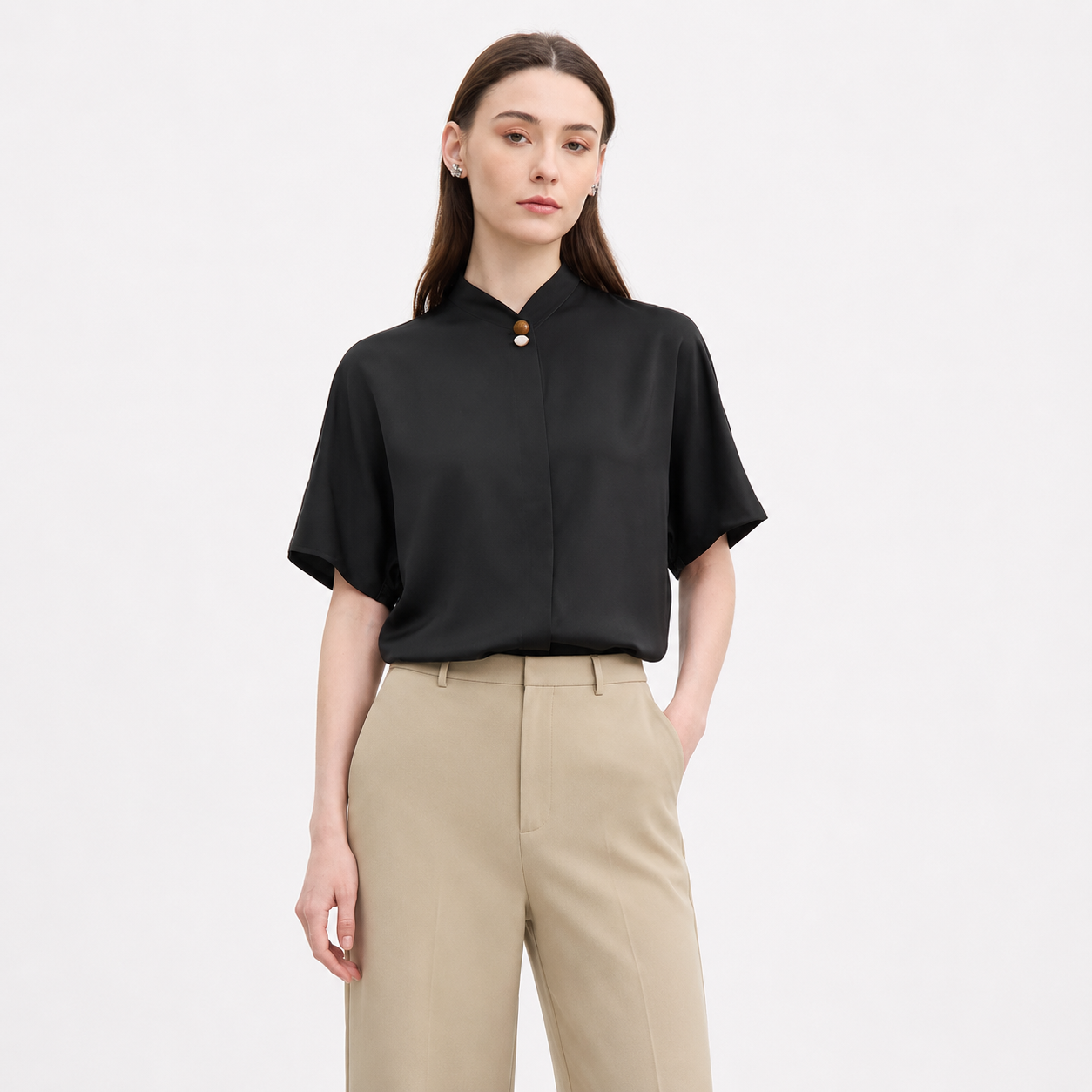 Elegant Chiffonbluse til Dame – Løs Sommertopp med Ståkrage – Lys Grønn
