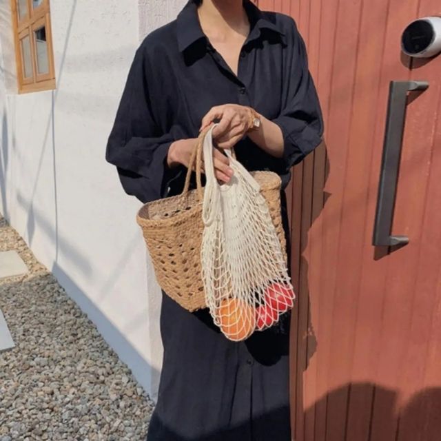 Elegant skjortekjole i silke med knappestolpe