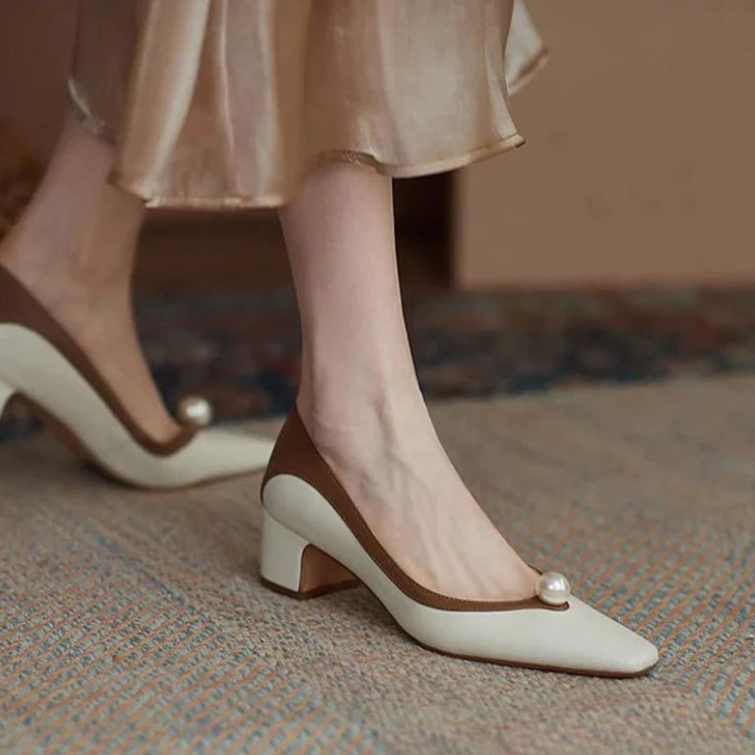 Elegante pumps med perleutsmykning