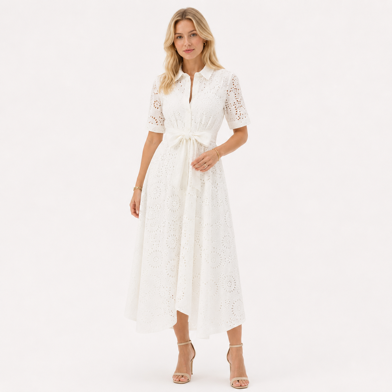 Elegant Brodert Maxikjole til Dame | Kortermet Kjole med Krage og Belte – Hvit