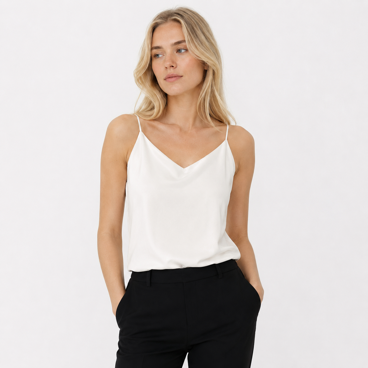 Sateng Camisole til Dame – Lang Topp med Smale Stropper