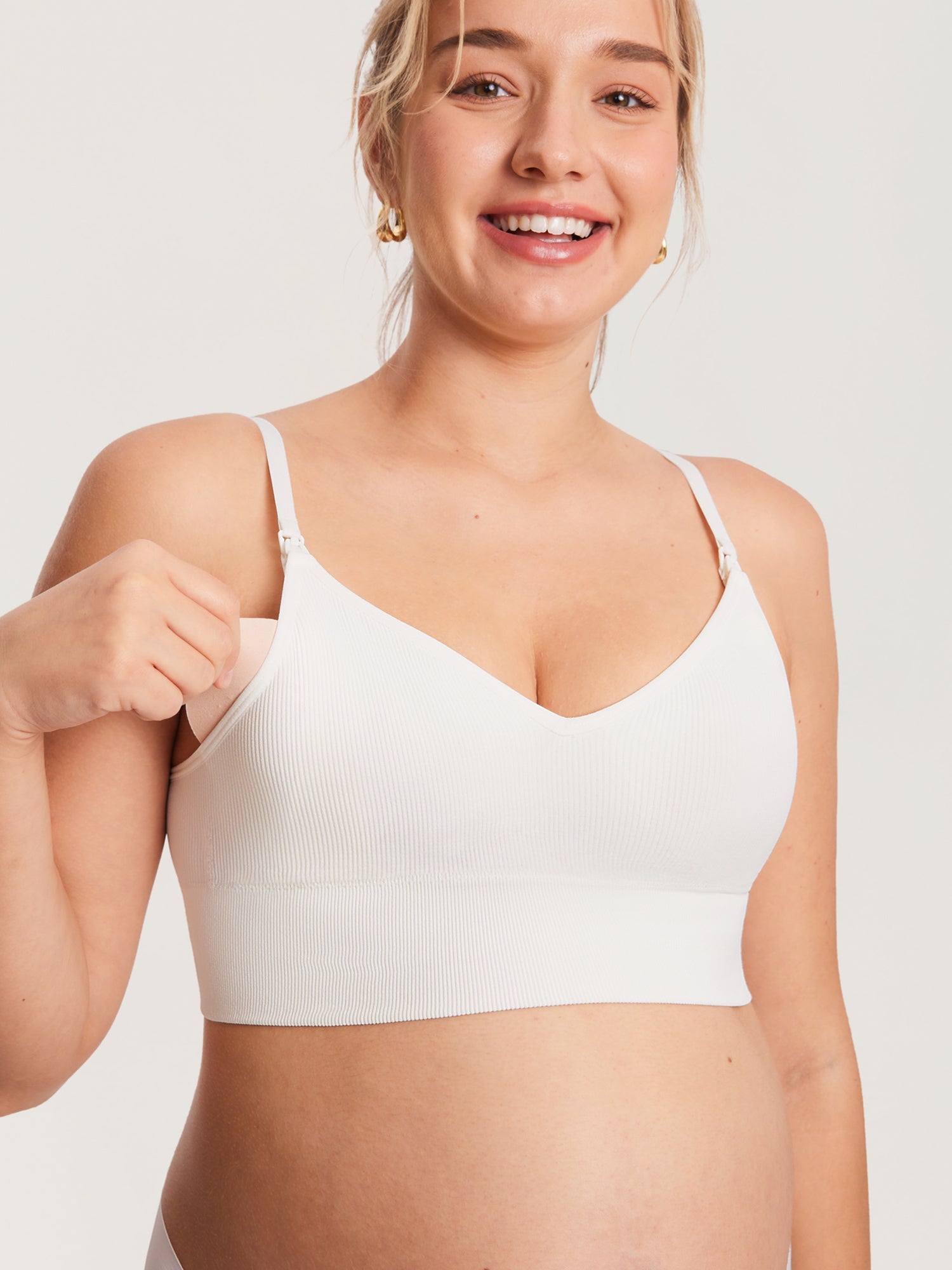 Ammebralette i ribbestrikk med V-hals – ammebh uten bøyle