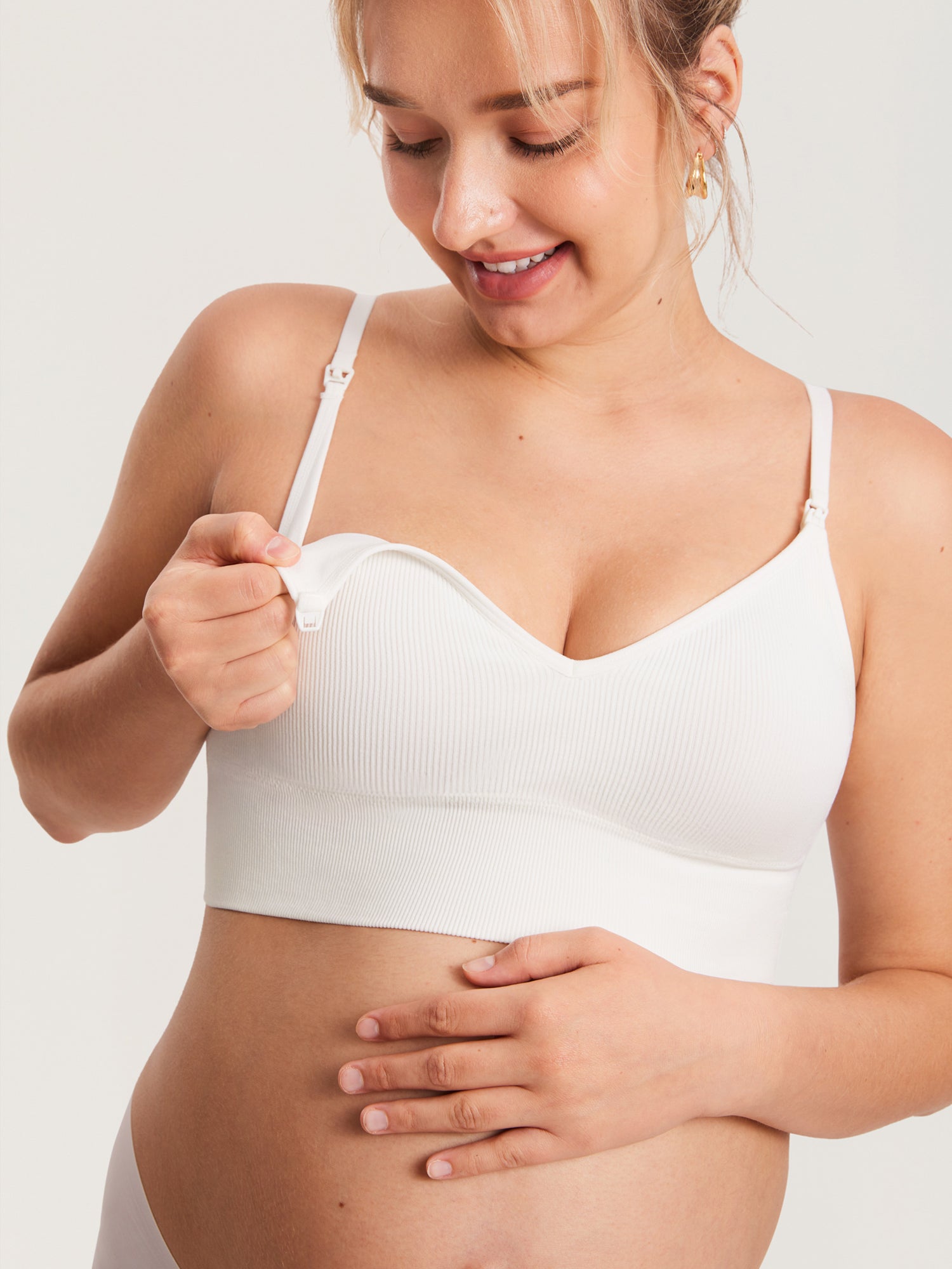 Ammebralette i ribbestrikk med V-hals – ammebh uten bøyle
