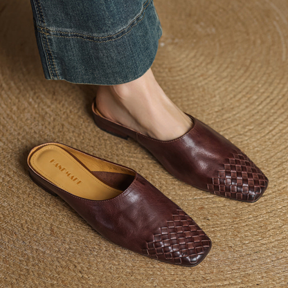 Alara | Flate muler i vevd skinn med firkantet tå