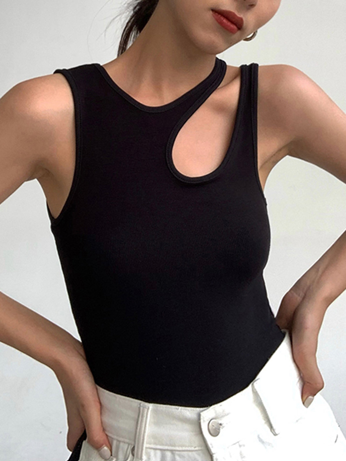 Ribbet Utskjæring Tank Top