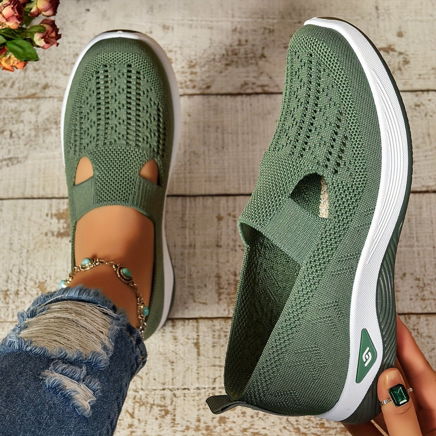 Caris | Pustende slip-on-kilesneakers i strikk med utskjæringer