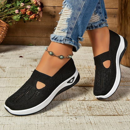 Caris | Pustende slip-on-kilesneakers i strikk med utskjæringer