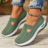 Caris | Pustende slip-on-kilesneakers i strikk med utskjæringer – Salviegrønn