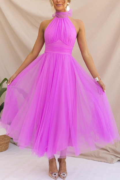 Celestia | A-formet midikjole i chiffonmesh med halterneck og rynket liv