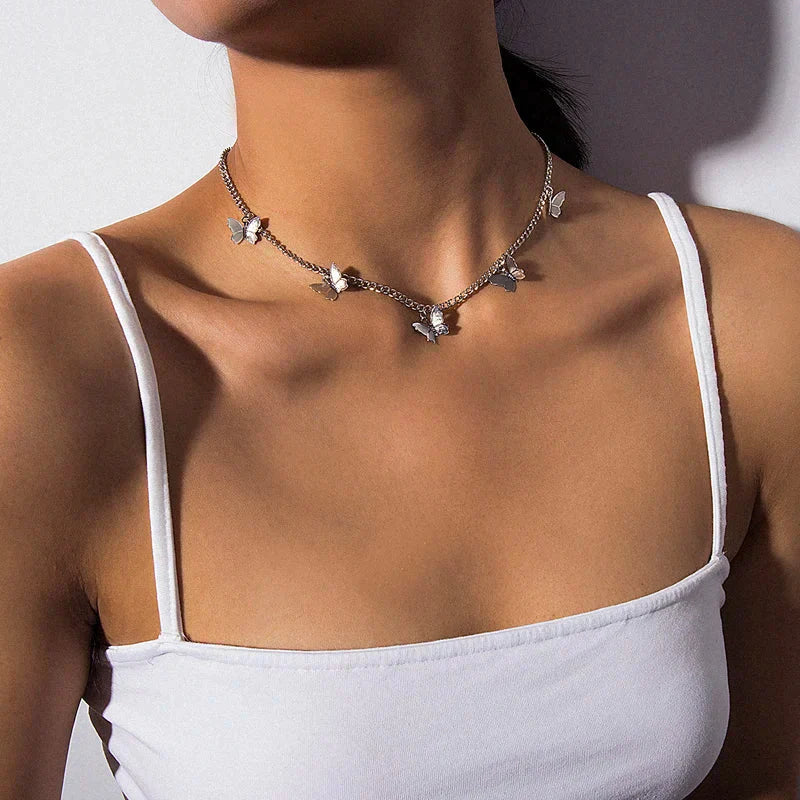 Boho choker med sommerfugl-anheng