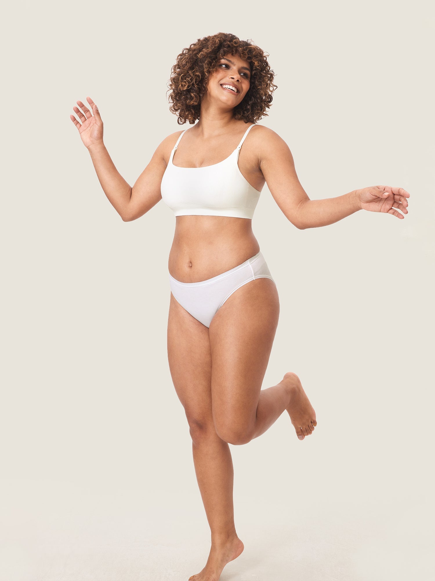 Ammebh uten bøyle i ribbestrikk – myk ammebralette med avtakbare innlegg