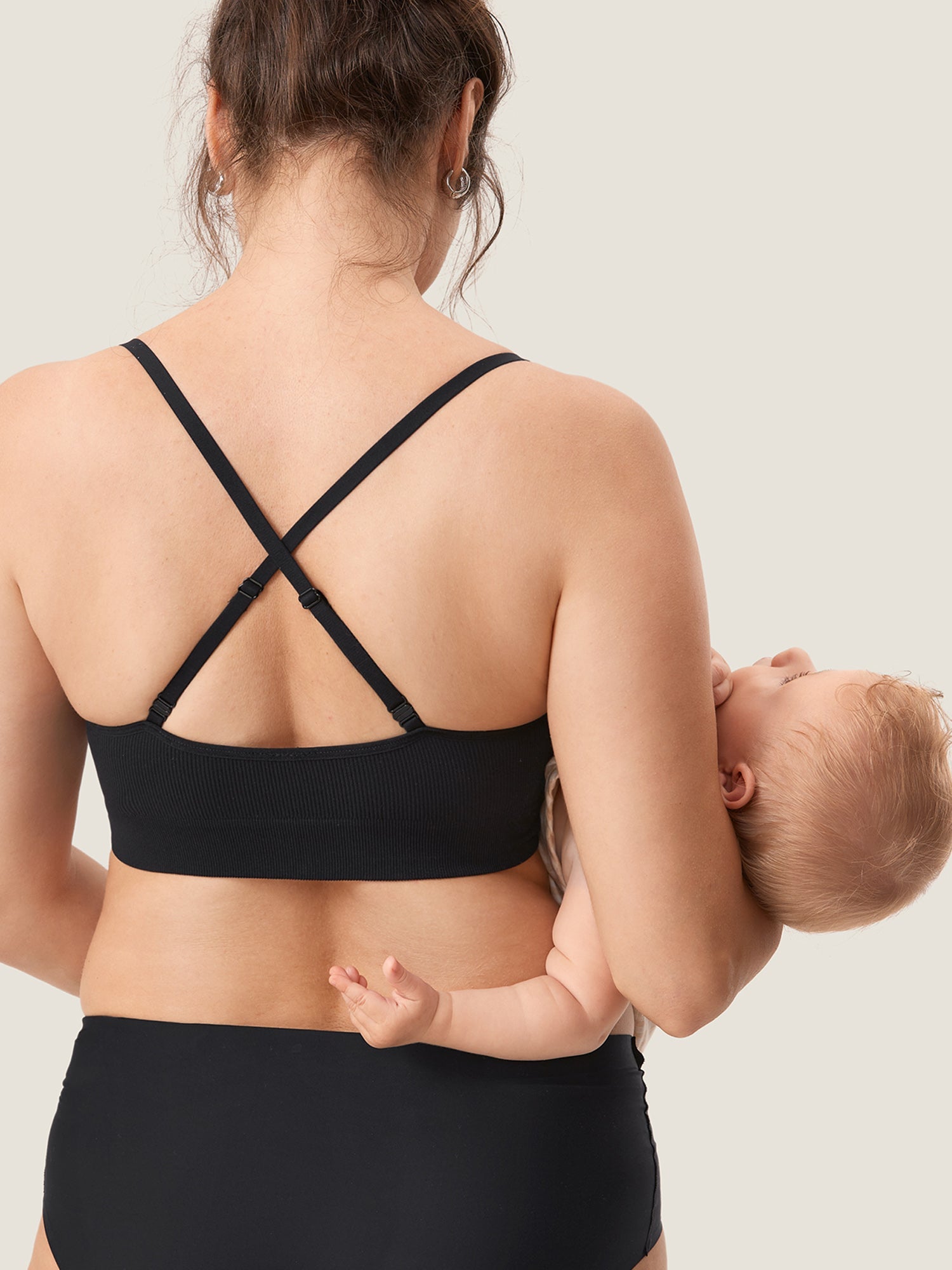 Ammebh uten bøyle i ribbestrikk – myk ammebralette med avtakbare innlegg