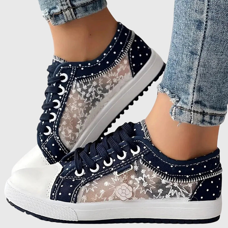 Dottie | Pustende sneakers i lerret med prikkemønster og snøring