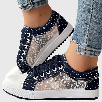 Dottie | Pustende sneakers i lerret med prikkemønster og snøring