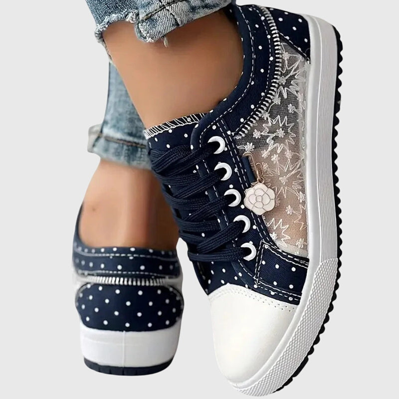Dottie | Pustende sneakers i lerret med prikkemønster og snøring