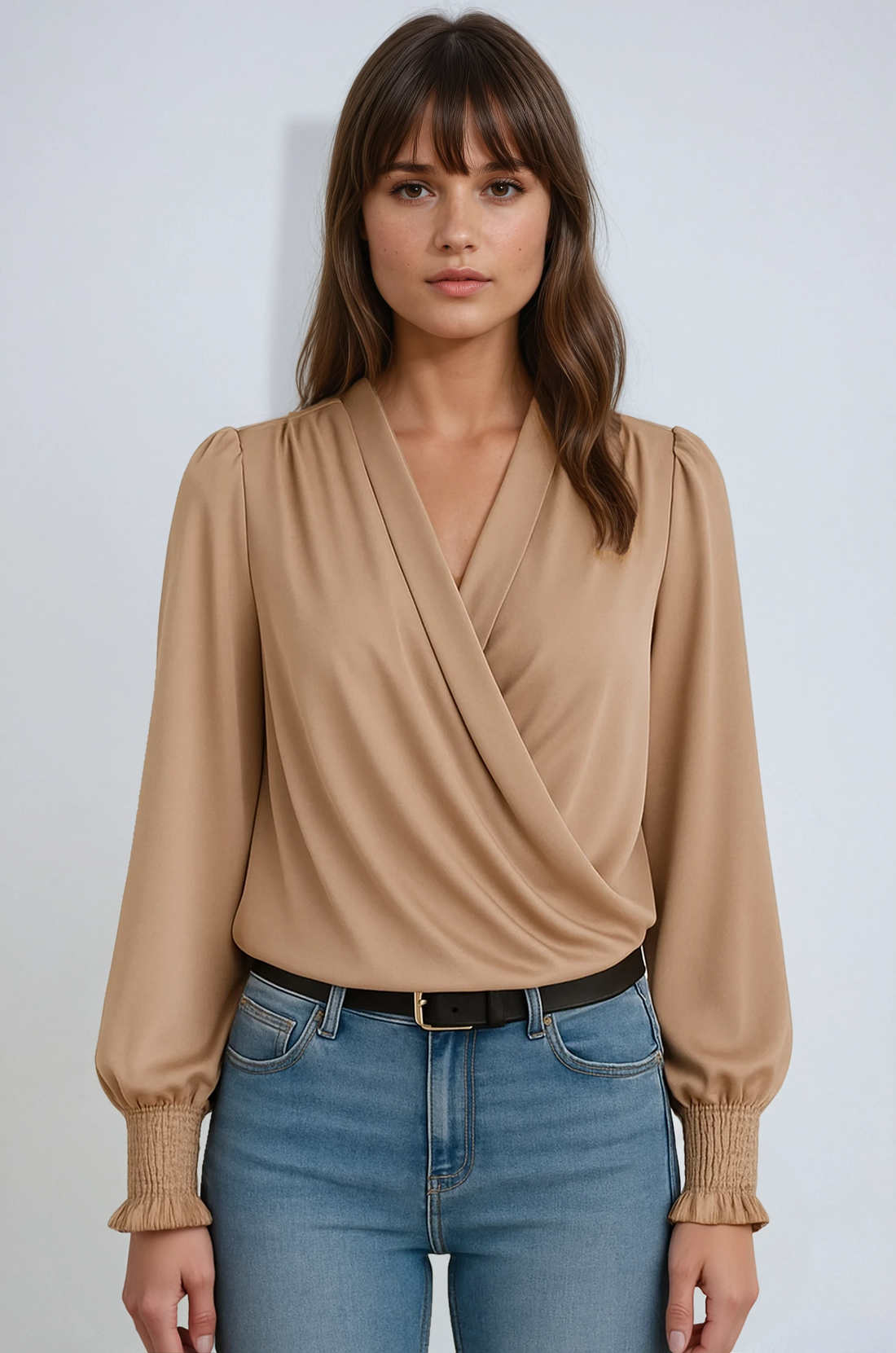 Elegant langermet omslagsbluse