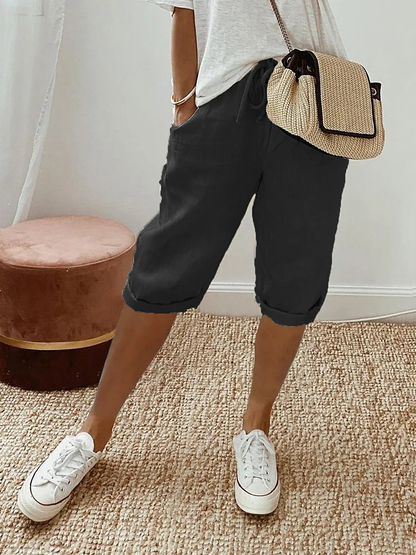 Faye | Cropped bermudashorts i lin med snøring – Svart