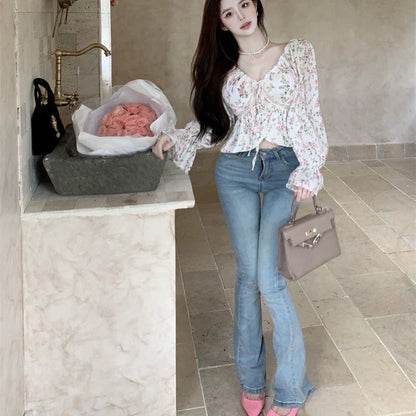 Blomstret bluse i prinsessestil med vintage-bandasje