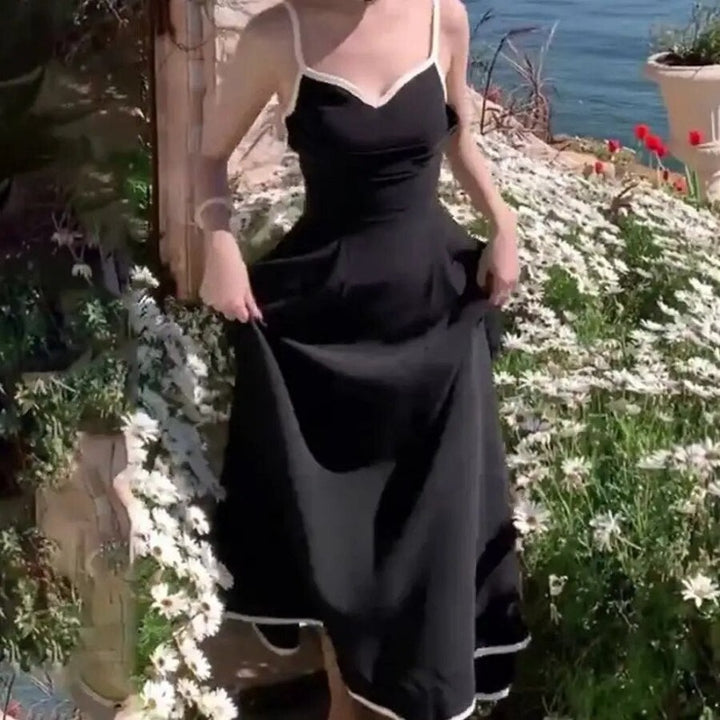 Elegant Hvite Trim Kjole