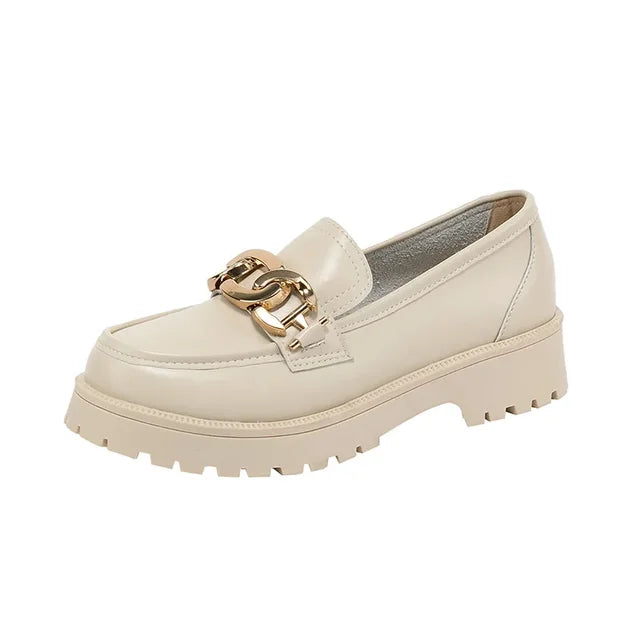 Klassisk loafer med kjededetaljer
