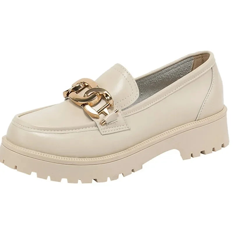 Klassisk loafer med kjededetaljer