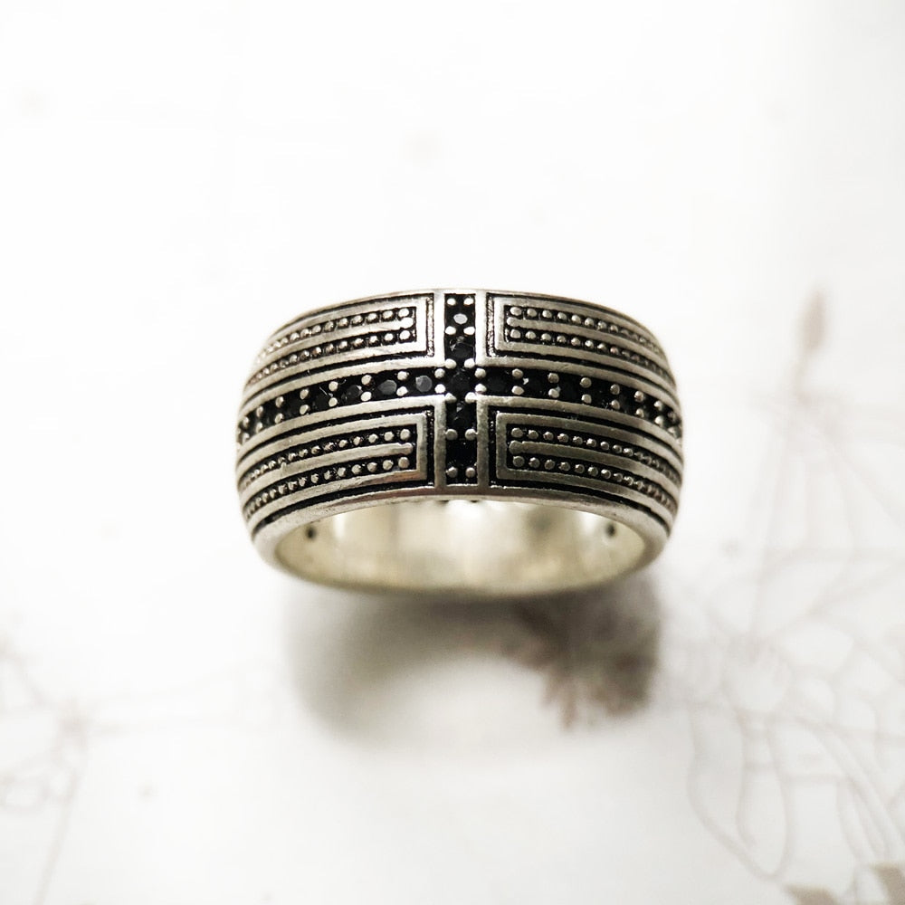 Gravert båndring i vintagestil