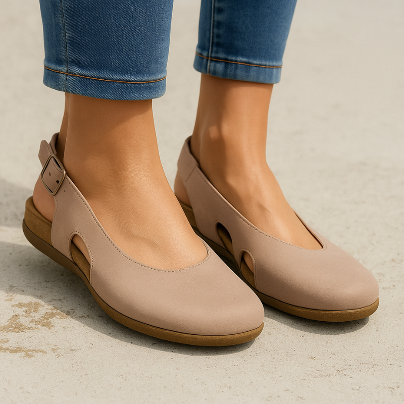 Indra | Flate slingback-sandaler i semsket skinn med rund tå