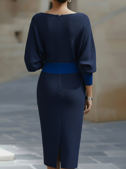 Isadora | Elegant tettsittende midikjole i sateng med vannfallshals