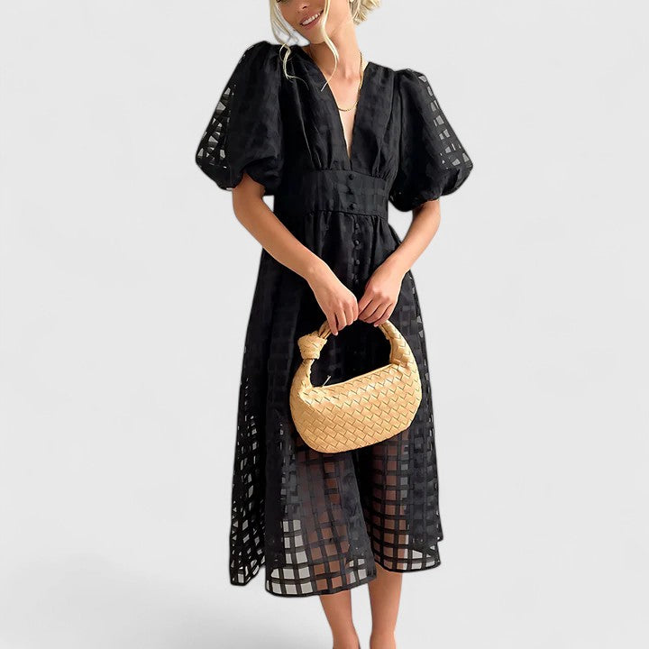 Isolde | Midikjole i chiffon med rutemønster, puffermer og V-hals
