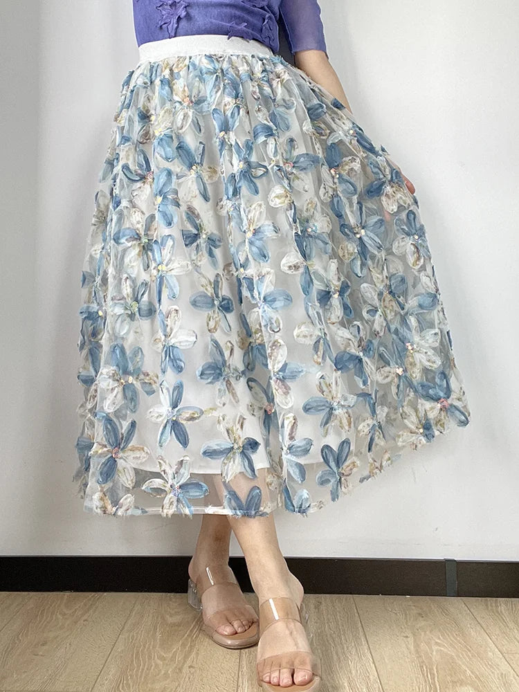 Vintageskjørt med blomstermønster og tredimensjonal blomsterdekorasjon
