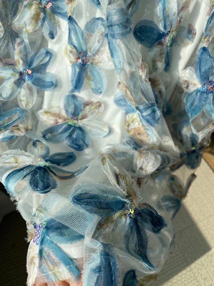 Vintageskjørt med blomstermønster og tredimensjonal blomsterdekorasjon