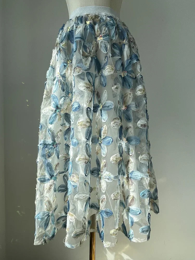 Vintageskjørt med blomstermønster og tredimensjonal blomsterdekorasjon