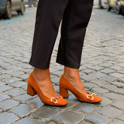 Jolene | Pumps i semsket skinn med firkantet tå, bissel og blokkhæl – Bronse