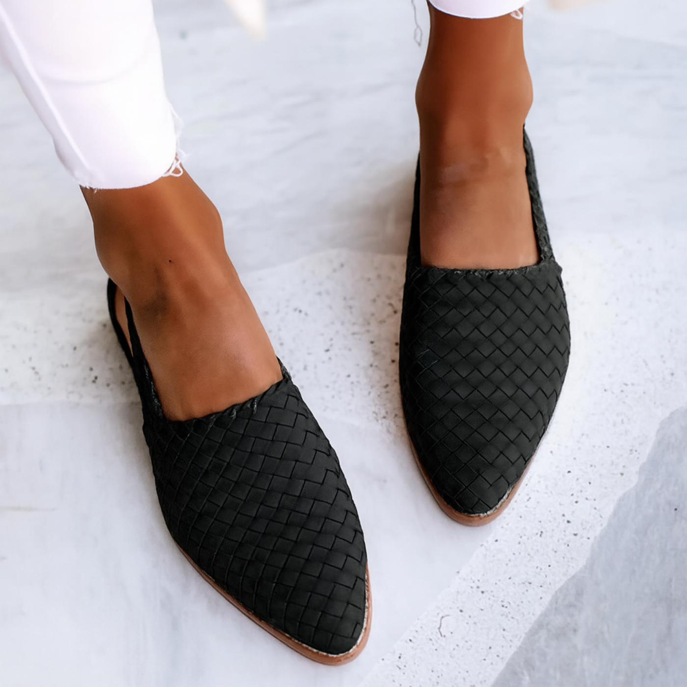 Kessa | Flate slingback-sandaler i vevd skinn med spiss tå