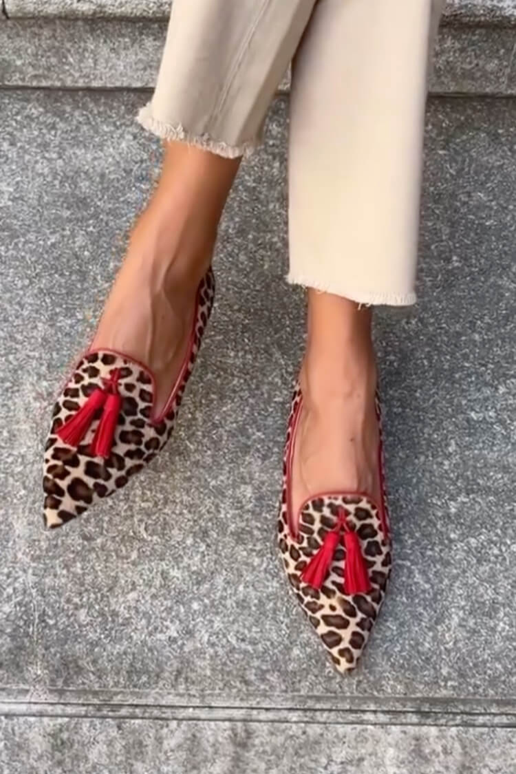 Lena | Spisse flate sko i khaki semsket skinn med leopardmønster og dusk