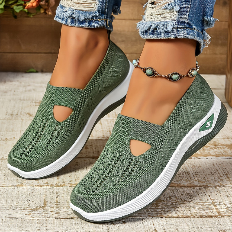 Lyra | Pustende slip-on-kilesneakers i strikk med utskjæringer