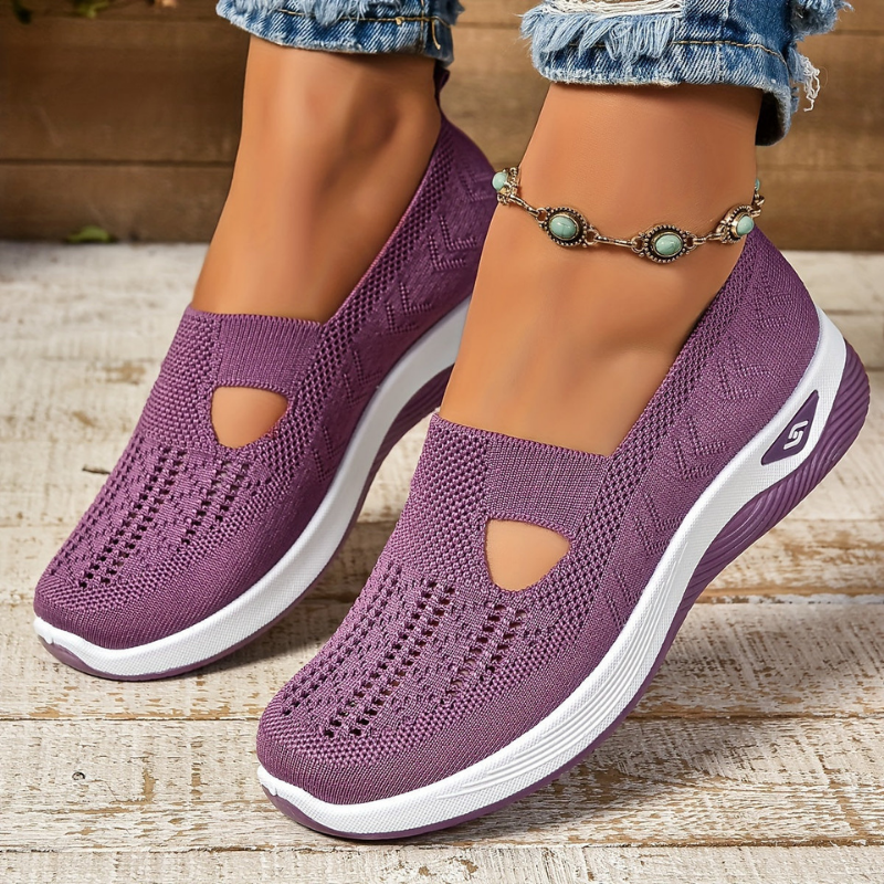 Lyra | Pustende slip-on-kilesneakers i strikk med utskjæringer – Lilla