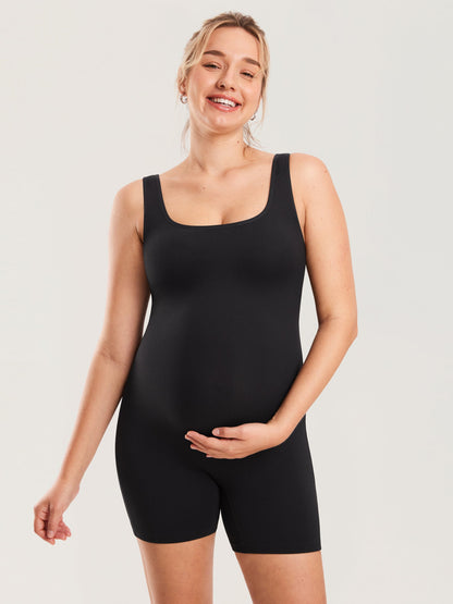 Gravid playsuit i ribbestrikk – romper med firkantet hals