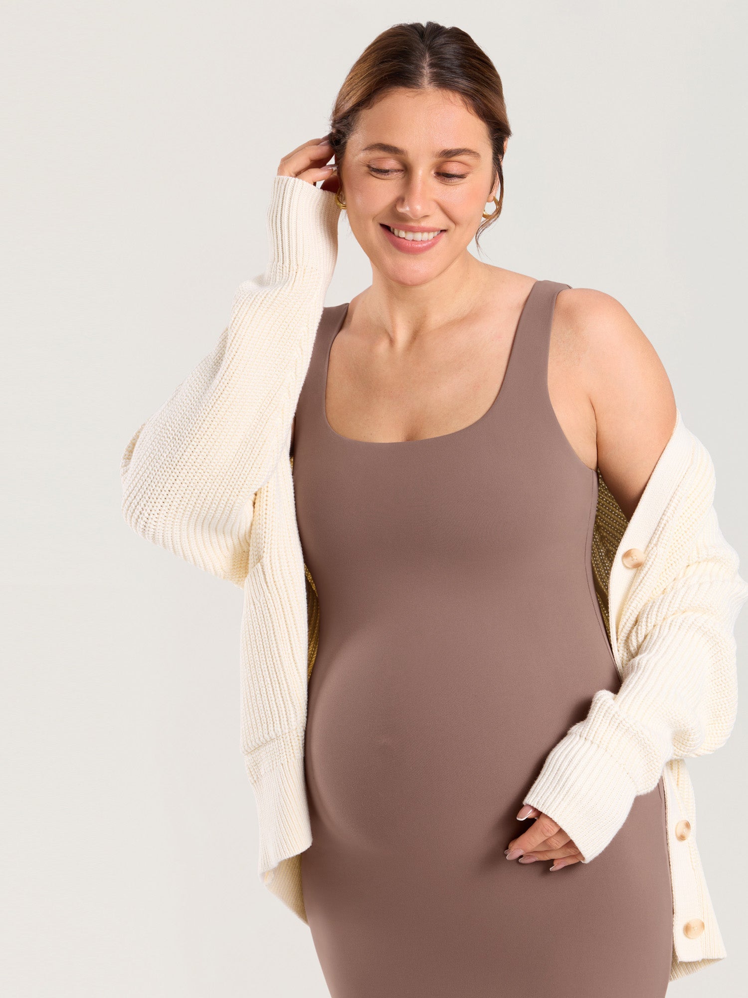 Gravidkjole i midilengde – tettsittende Natrelax® kjole med splitt bak