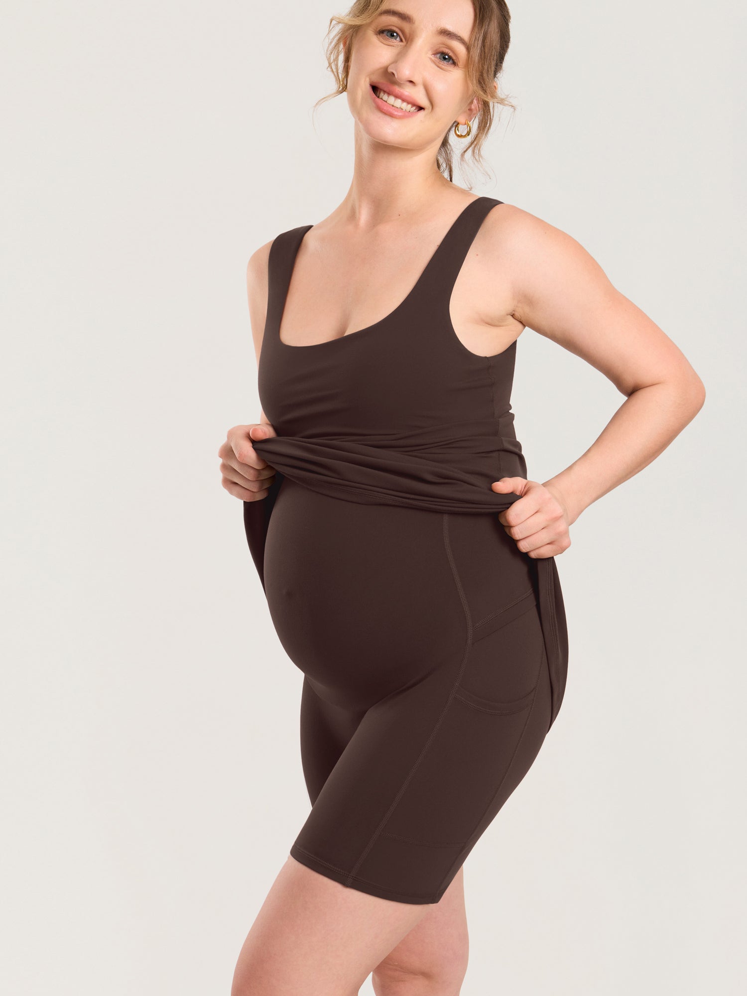 Gravidkjole i minilengde med innebygde shorts – Natrelax®