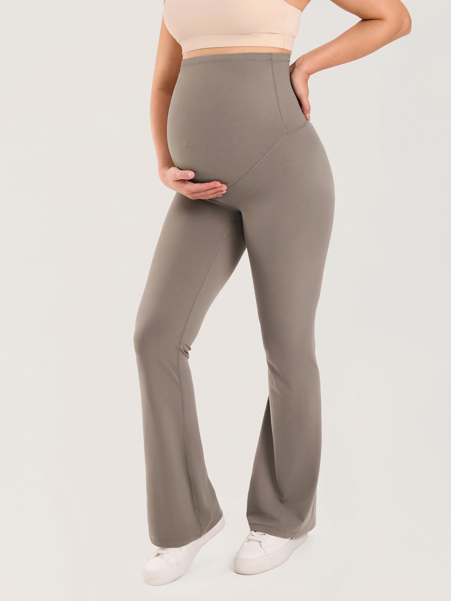 Utsvingte gravidtights uten søm foran – Natrelax® flare leggings, 80 cm – Khaki taupe