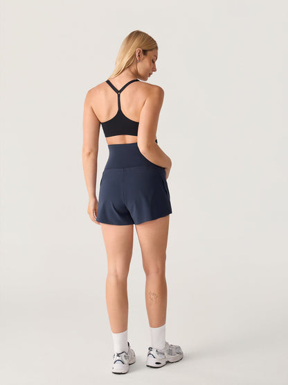 Gravidshorts med lommer – Bloomove™ dolphin shorts i dobbelt lag