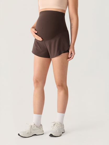 Gravidshorts med lommer – Bloomove™ dolphin shorts i dobbelt lag