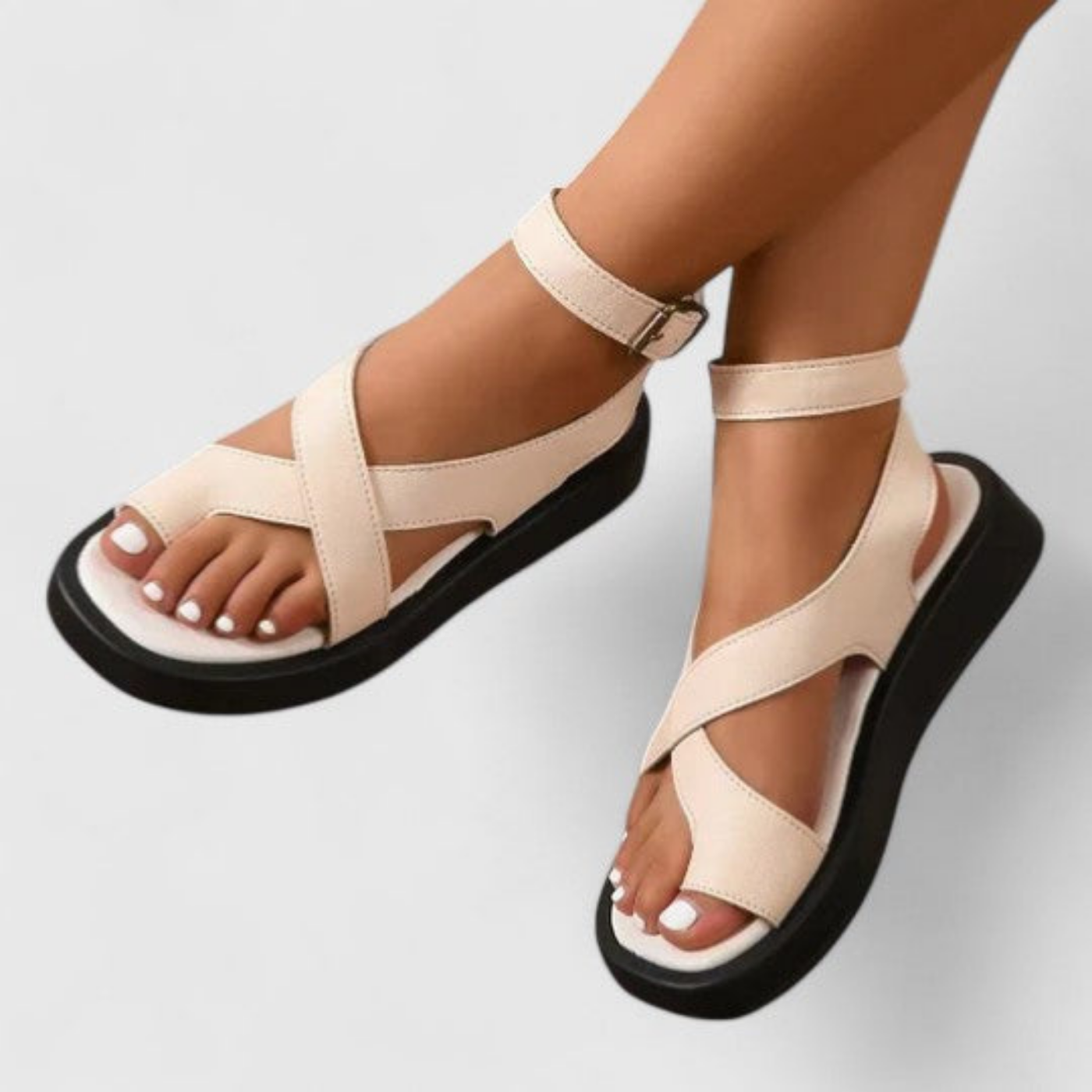Mae | Flatform-sandaler i skinn med tåring og kryssende ankelstropp