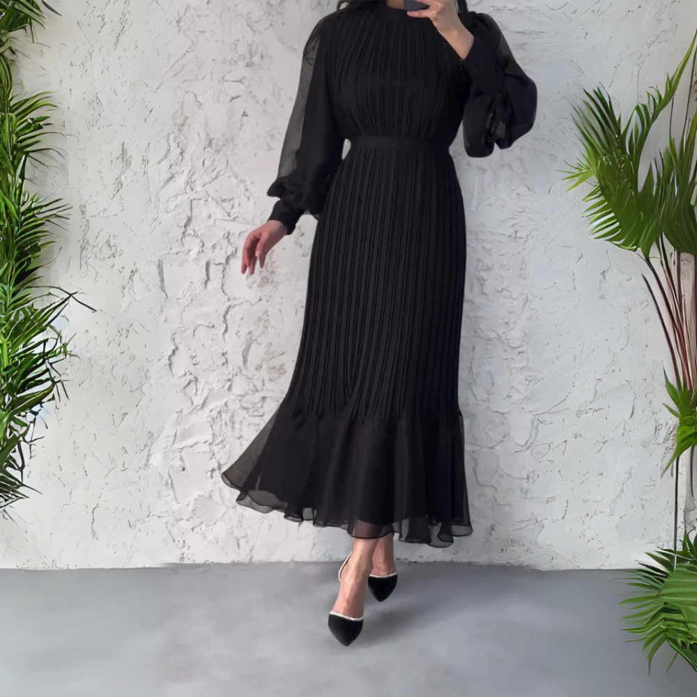 Nadine | Plissert langermet maxikjole i chiffon med ståkrage