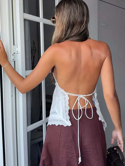 Blonde Halter Top – Feminint Sommer Statement Top for Kvinner